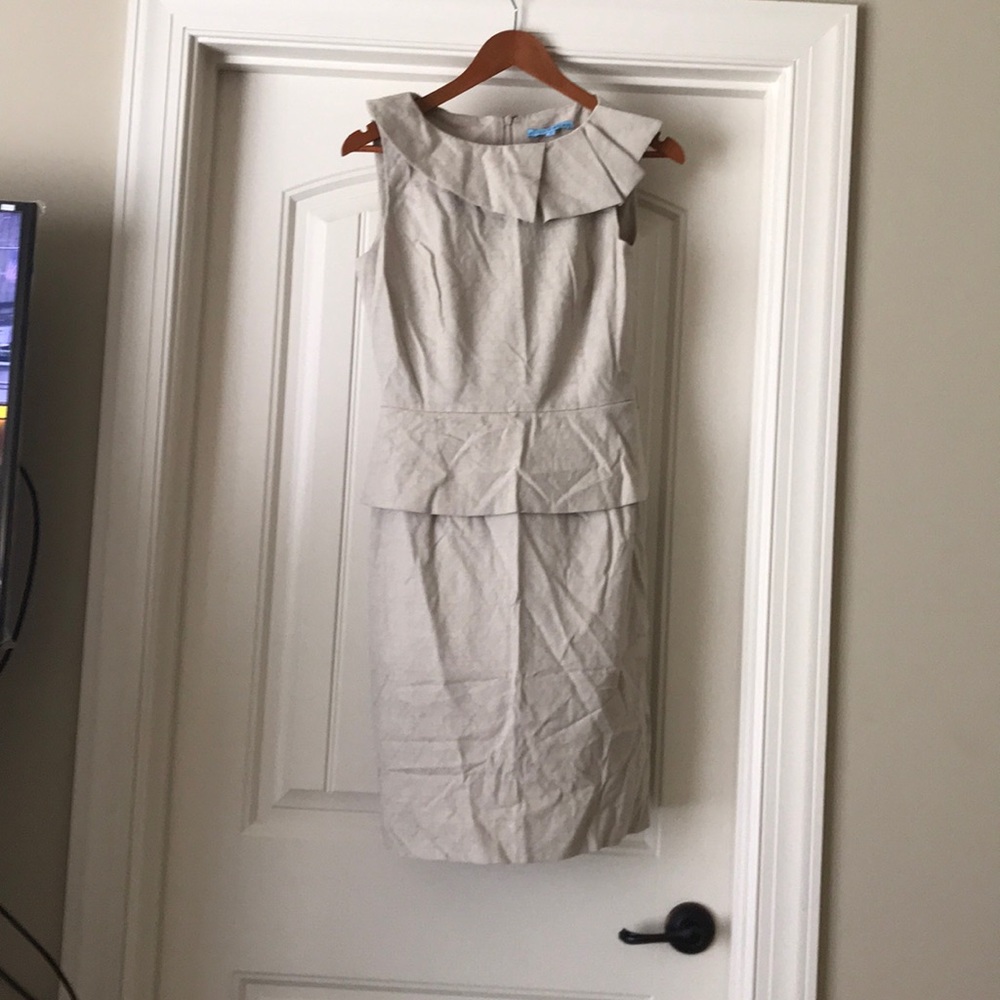 tan Antonio Melani size 4